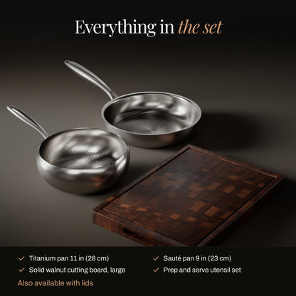 Gesmeed Titanium Pan & Sauté Set met Walnoot Snijplank en Keukengerei